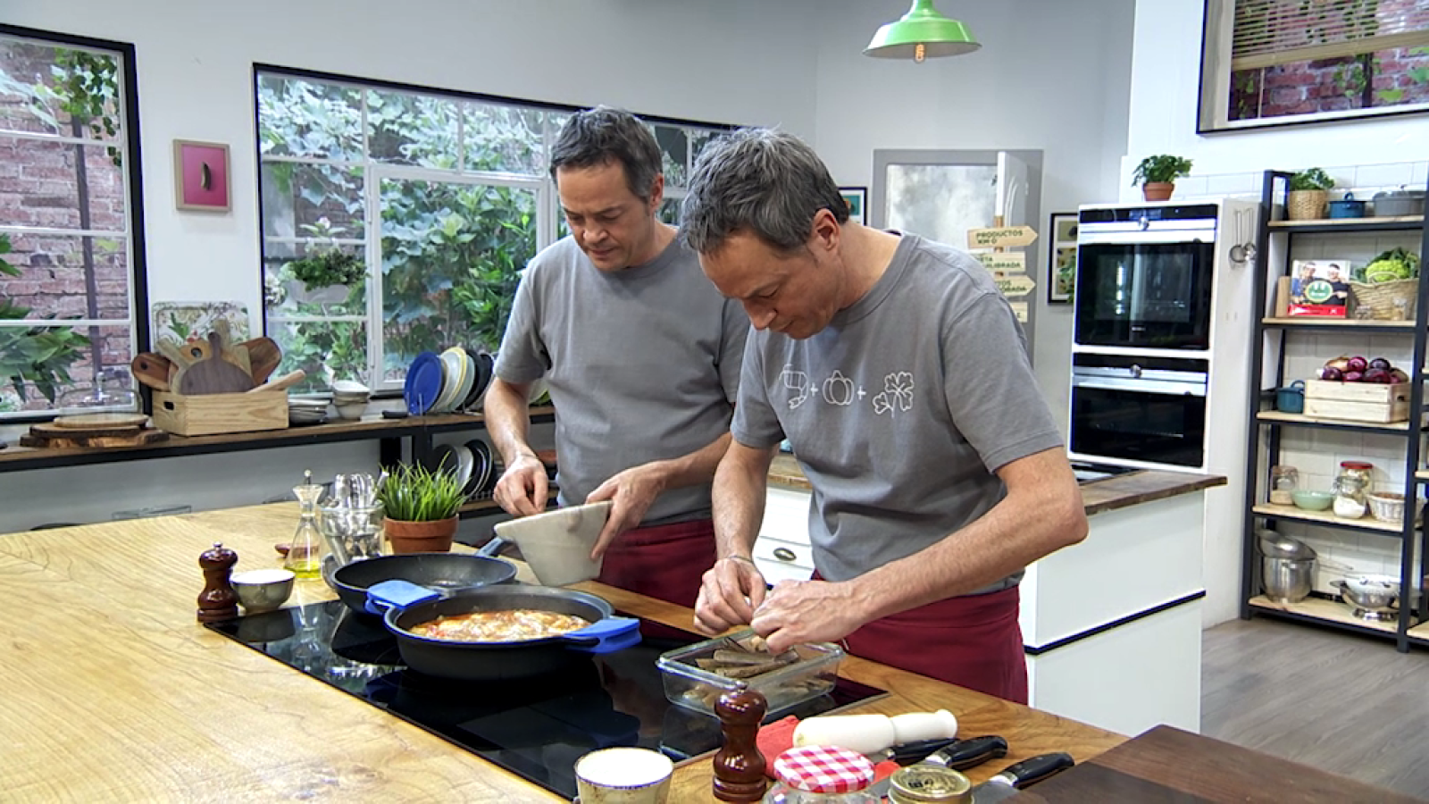 Torres en la cocina - Tartaletas de espárragos y rapé picantón - ver ahora