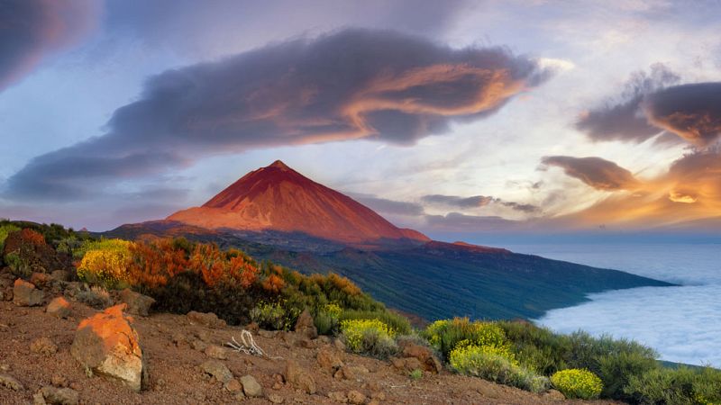 Viento fuerte del sur en Canarias y levante fuerte en el Estrecho - El tiempo | Ver
