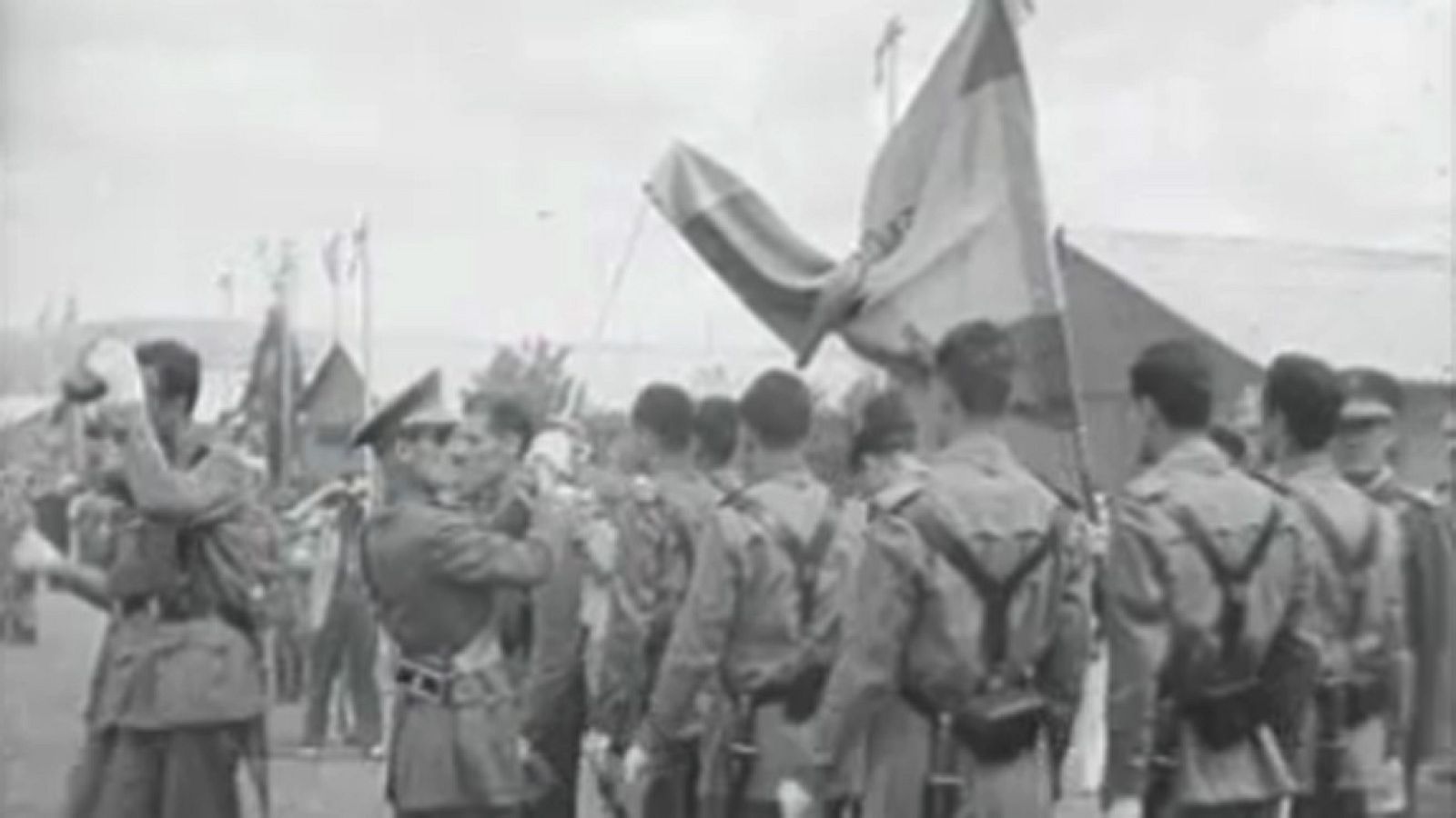 Sucedió en... Se crea la Milicia Universitaria - Documentales en el Archivo de RTVE | Ver