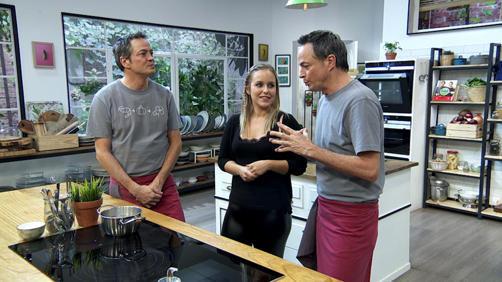 Torres en la cocina - Ensalada de patatas y cigalas. Galette de arándanos - ver ahora