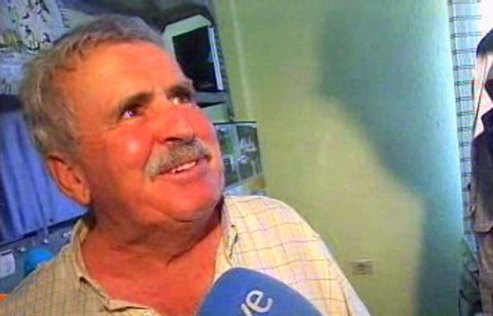 España Directo - Amador, el rey del "crecepelo" | Ver