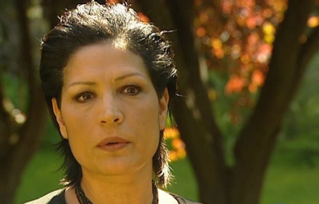  - Encarna Salazar, en solitario