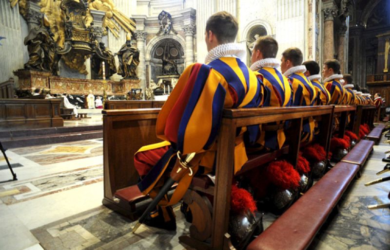 La Guardia Suiza del Vaticano podría admitir mujeres, en el futuro | Ver