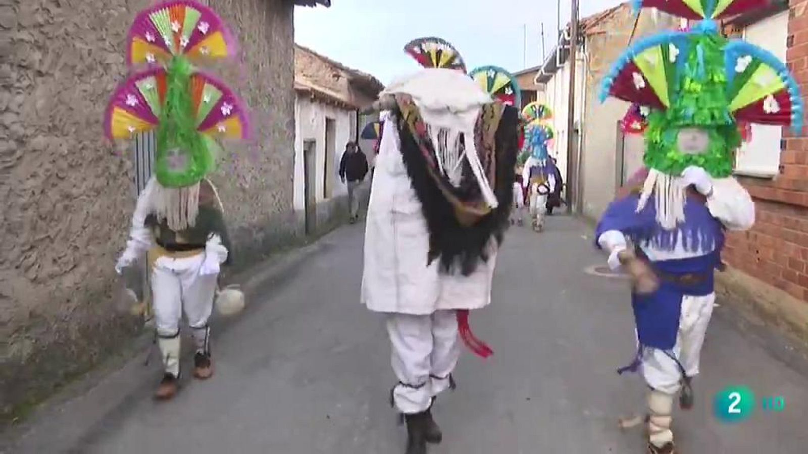 Tradiciones ancestrales: Antruejos y mascaradas de León La aventura del saber