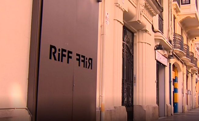 Telediario 1 - Ya son 19 los intoxicados y una fallecida en Valencia tras cenar en el restaurante Riff