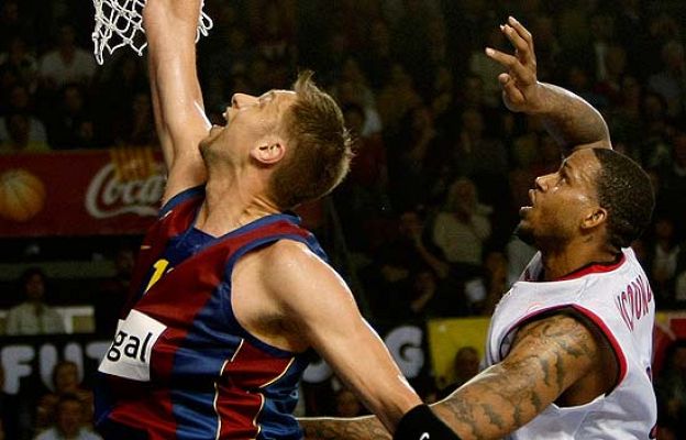 Baloncesto en RTVE - El Tau arrolla al Barça