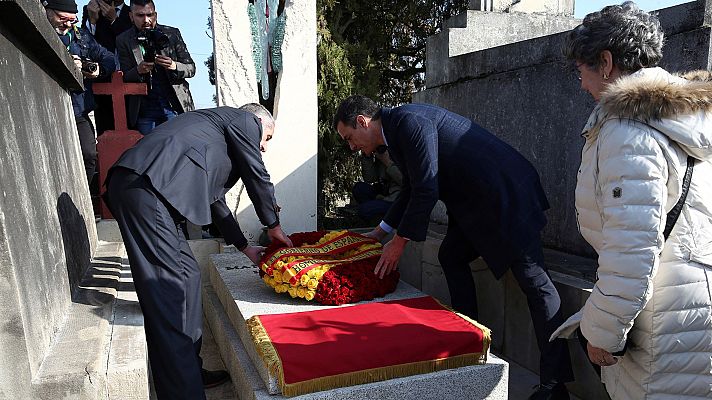 Informativo 24h - Sánchez inicia el homenaje al exilio español en Francia visitando la tumba de Azaña en Montauban