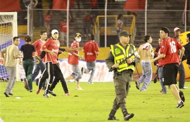 Violencia en los estadios colombianos | Ver