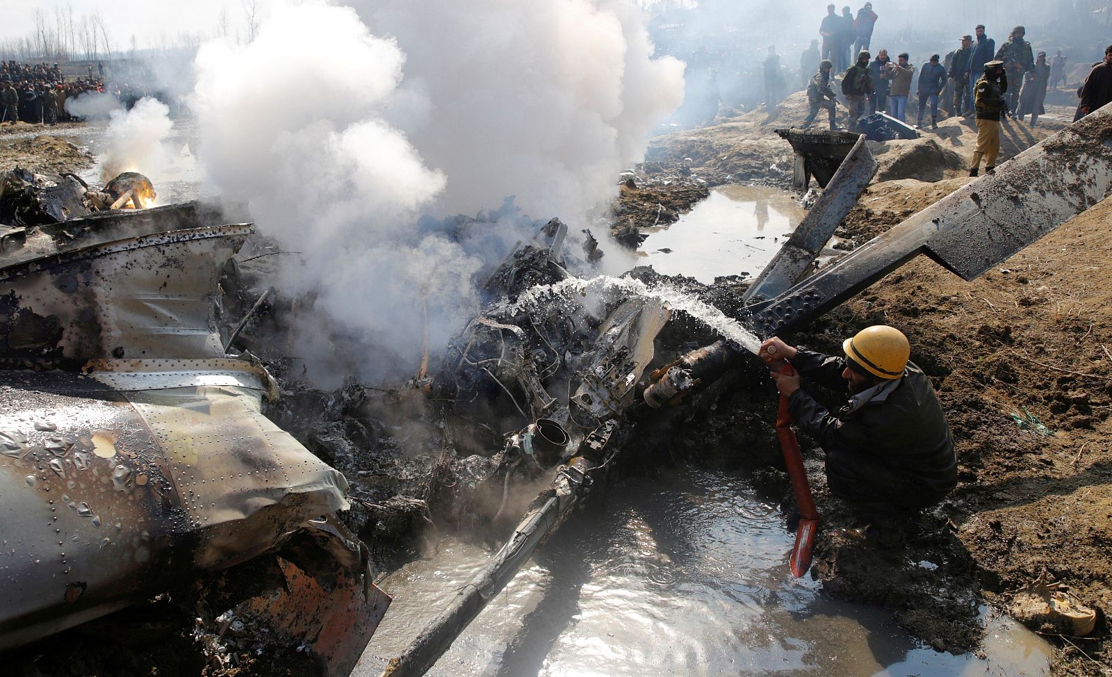 Pakistán asegura haber derribado dos aviones de India sobre Cachemira