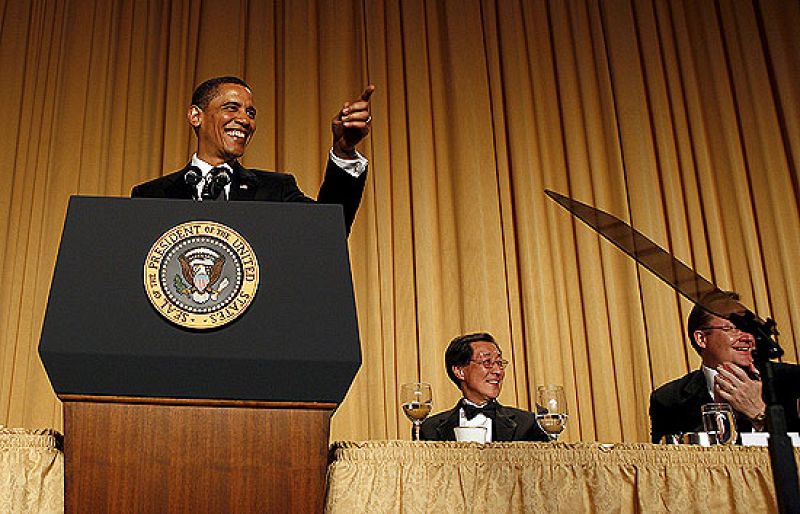 Obama bromea en la cena con los corresponsales de la Casa Blanca | Ver