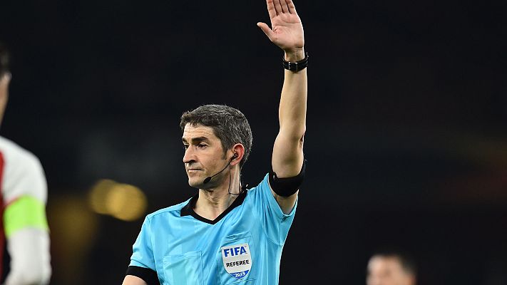 Telediario 1 - Undiano Mallenco defiende al VAR: "No se pueden enjuiciar todas las jugadas"