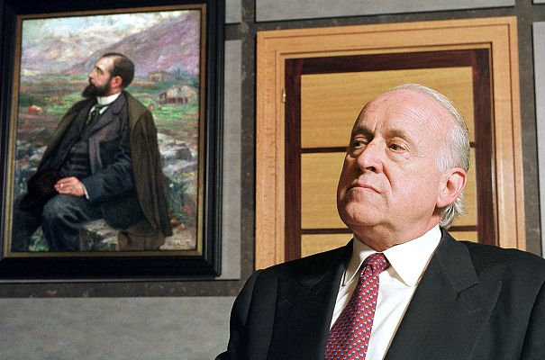 Informativo 24h - Arzalluz, un hombre de partido, culto, polémico y pragmático a la vez