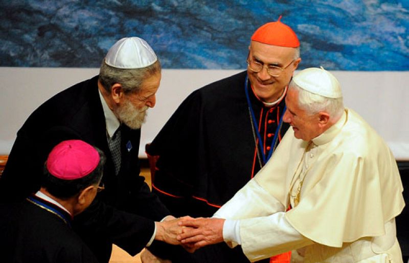 El Papa llega a Israel y rinde homenaje a los millones de judíos víctimas del Holocausto