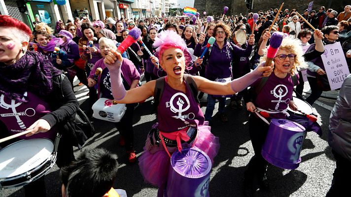 Telediario 1 - Miles de mujeres se manifiestan en Lugo y en Madrid a una semana de la celebración del 8 de marzo