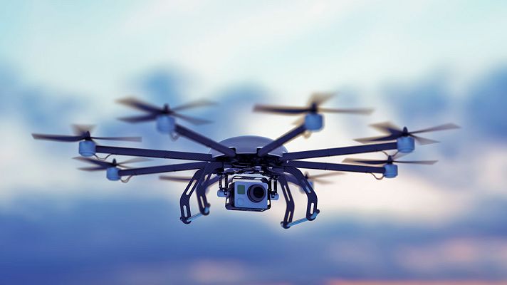 Telediario 1 - Los Mossos utilizarán drones para reforzar el dispositivo de vigilancia del carnaval de Sitges