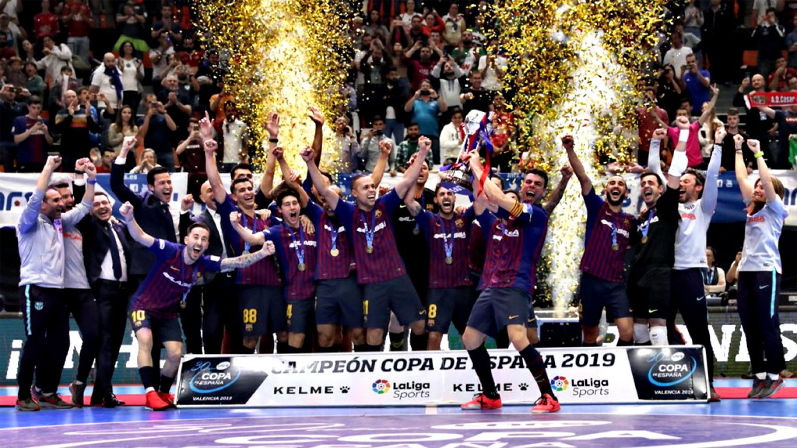 El Barça Lassa ha conquistado este domingo su cuarta Copa de  España de fútbol sala gracias a una victoria por 1-2 sobre ElPozo  Murcia, con goles de Ferrao y de Marcenio, en la final de esta 30¬  edición, celebrada en el Pabellón Fuente de San Luis