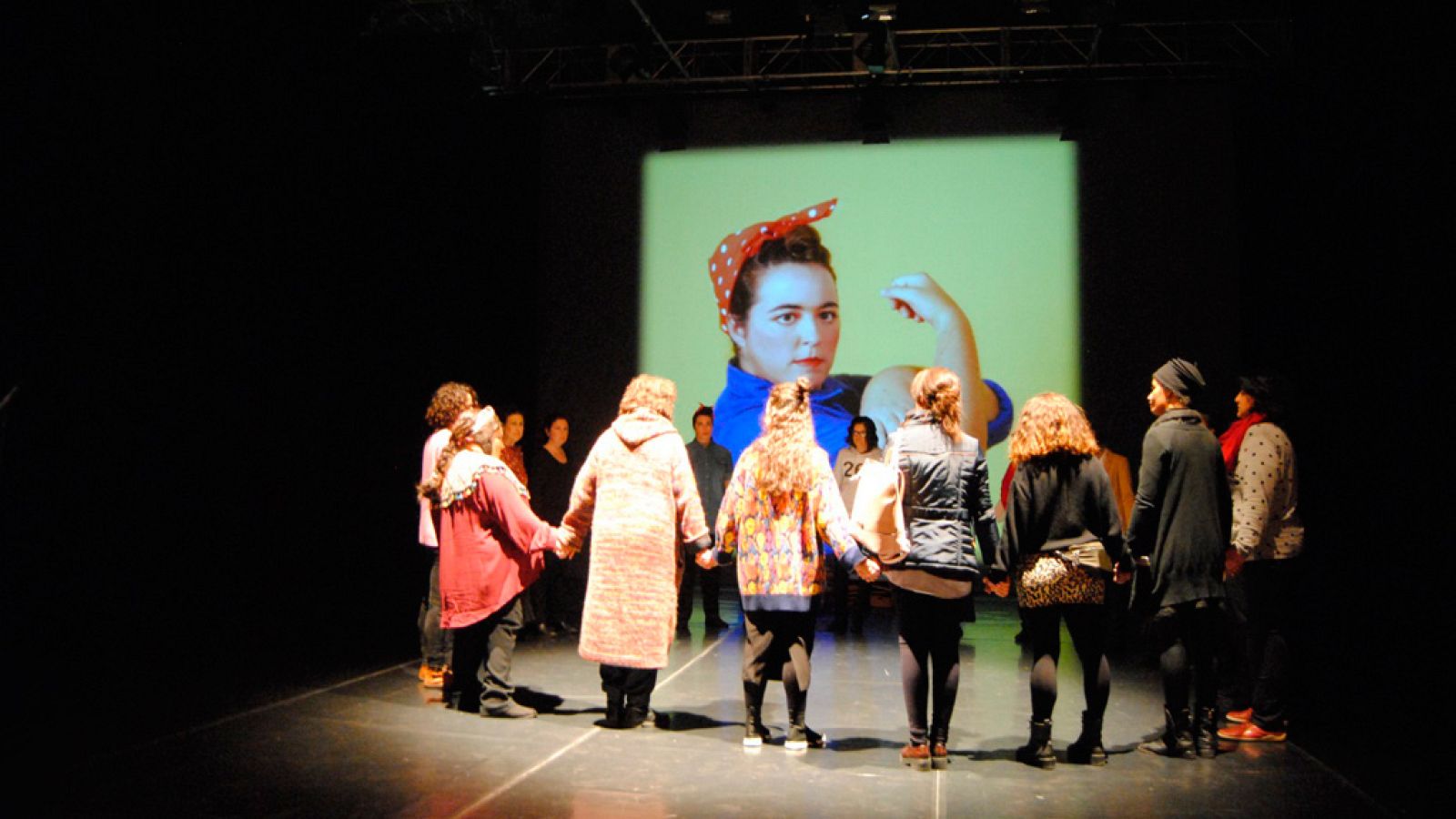 "Ellas, en movimiento", un montaje teatral para luchar por los derechos de las mujeres - RTVE Igualdad | Ver