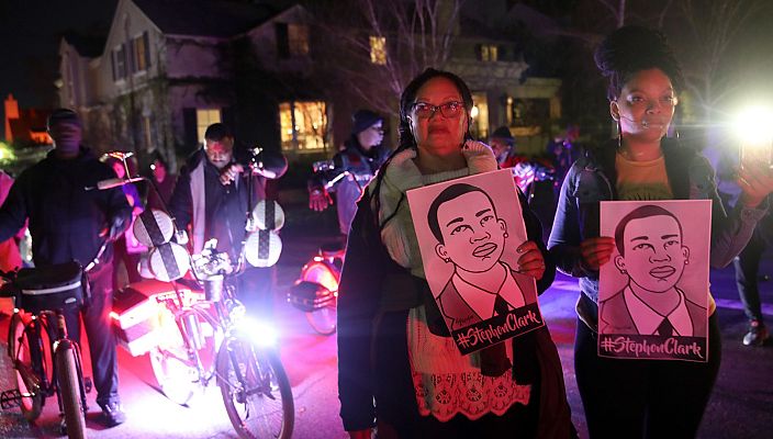 Telediario 1 - Oleada de protestas en California por la absolución de los policías que mataron a un joven negro