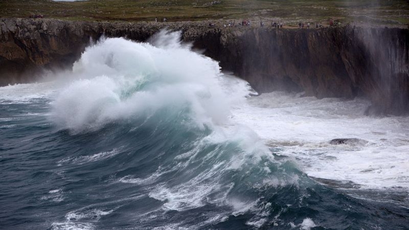 Lugo, Pontevedra y Asturias en aviso por riesgo de oleaje - Ver ahora