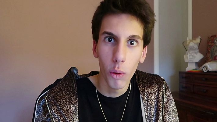 Proyecto Arkano - Bruno se abre una cuenta en Tinder