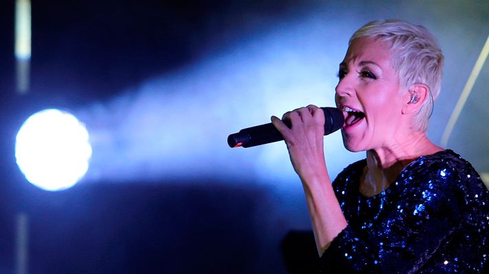 Telediario 1 - Ana Torroja interpreta la nueva sintonía de 'Cuéntame como pasó'