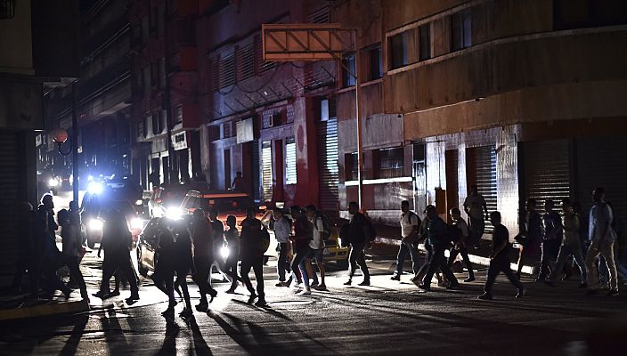 Telediario 1 - Un apagón masivo obliga a suspender la jornada en Venezuela