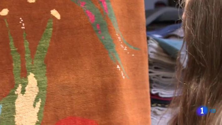 Telediario 1 - Ouka Leele se atreve con una nueva técnica: diseñar alfombras