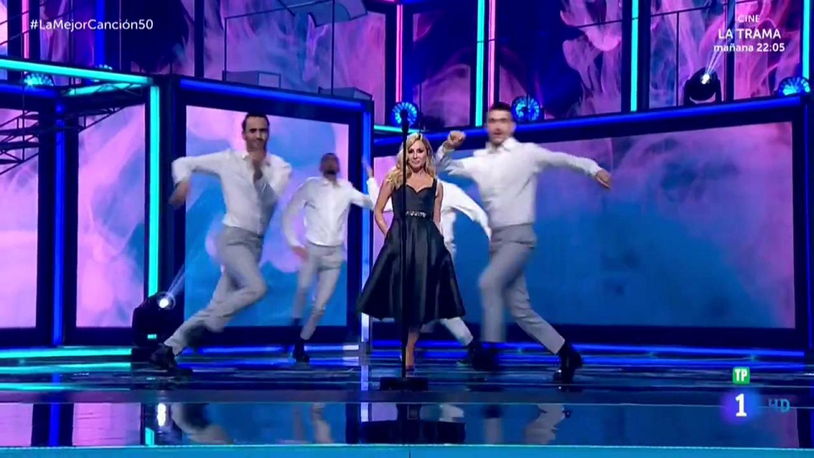 Marta Sánchez y su versión de 'Mirando al mar'