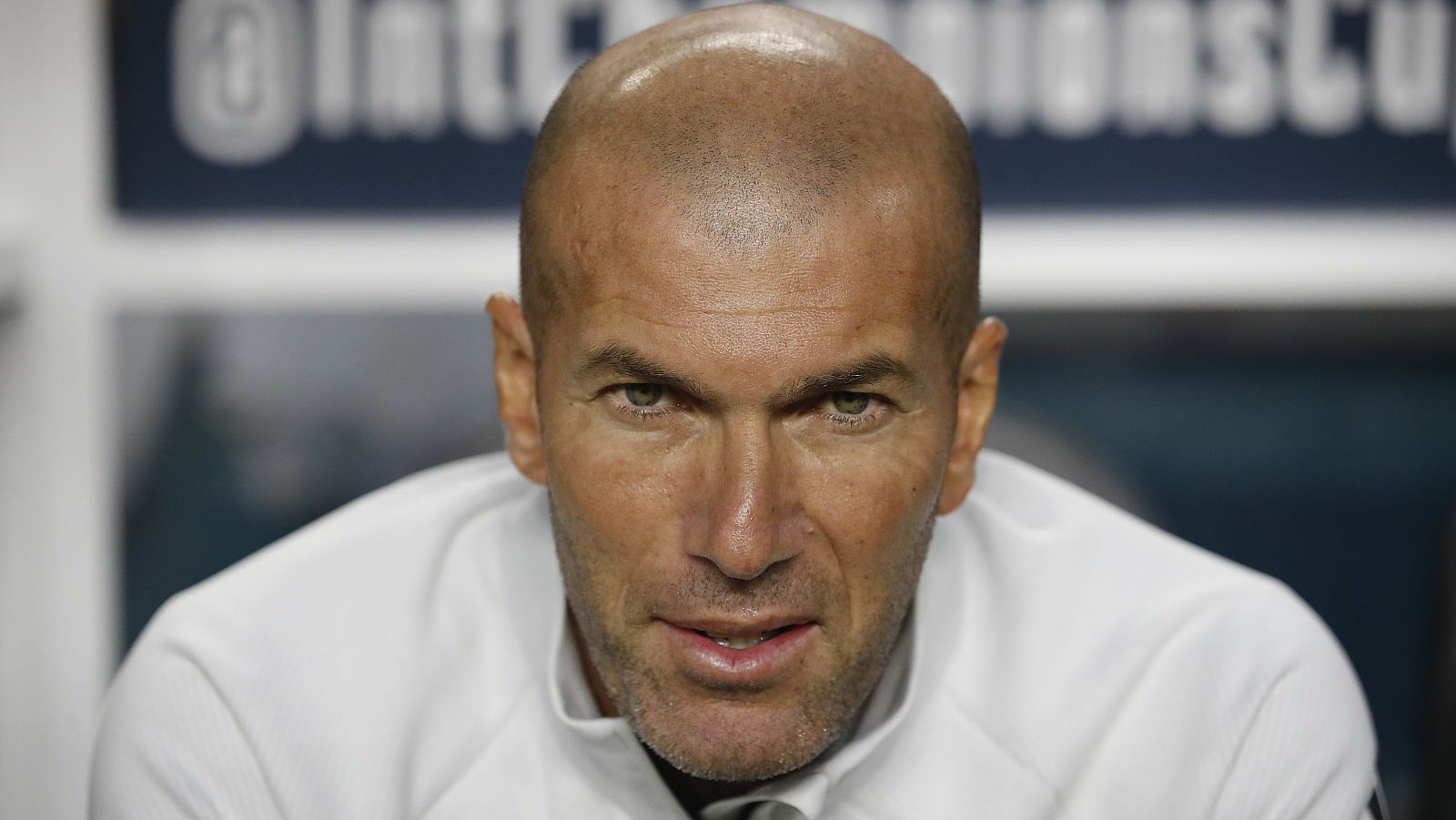 Zidane regresa al banquillo del Madrid