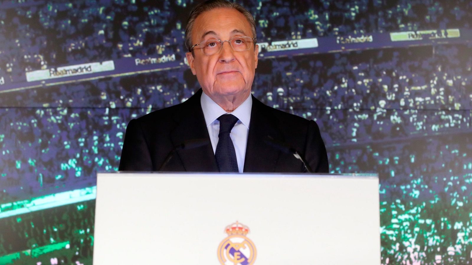 Florentino Pérez: "La pasión de Zidane por el Real Madrid le vuelve a unir a nuestro destino" -RTVE.es - Informativo 24h | Ver