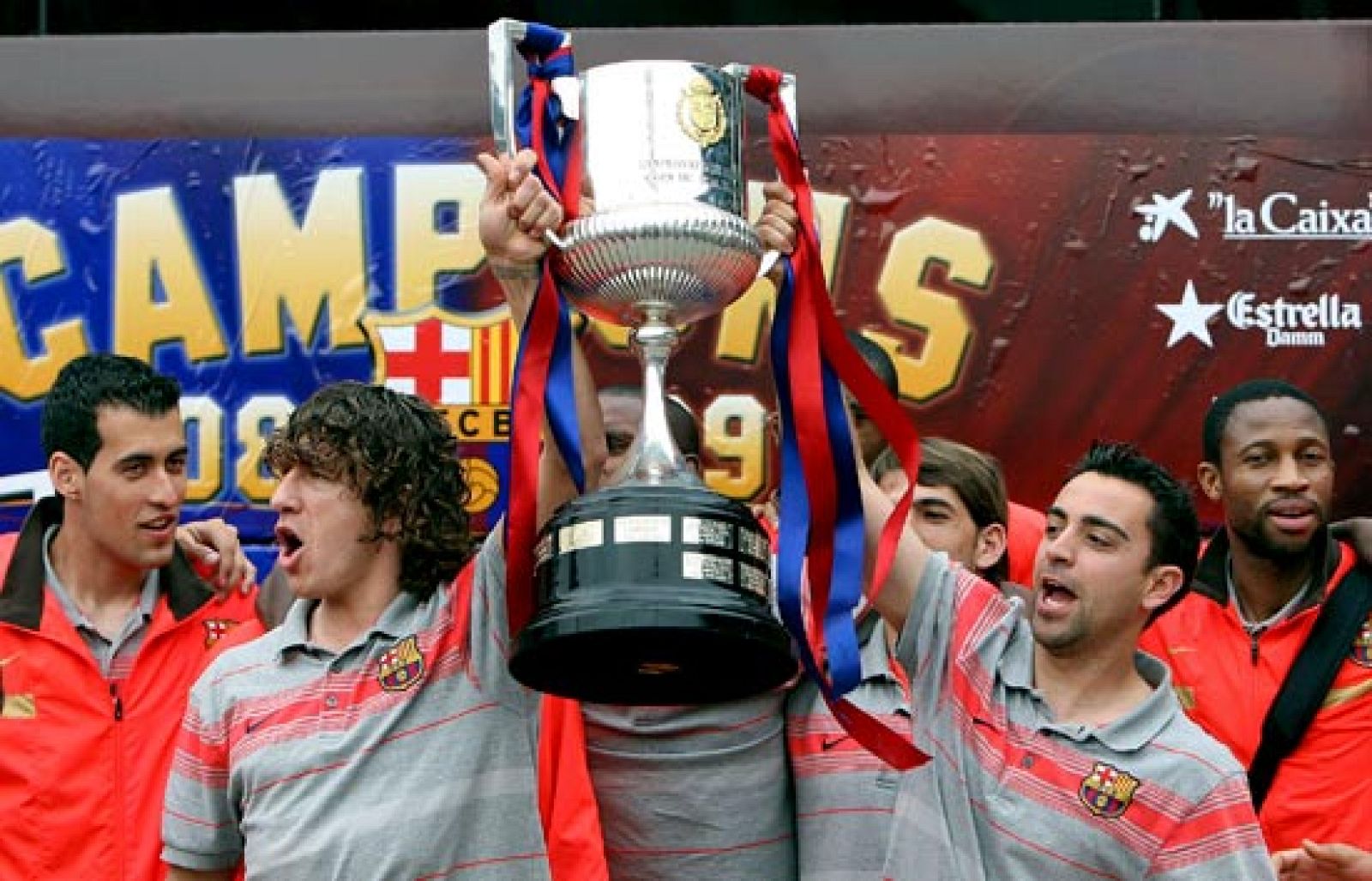 El Barça recibe su homenaje | Ver