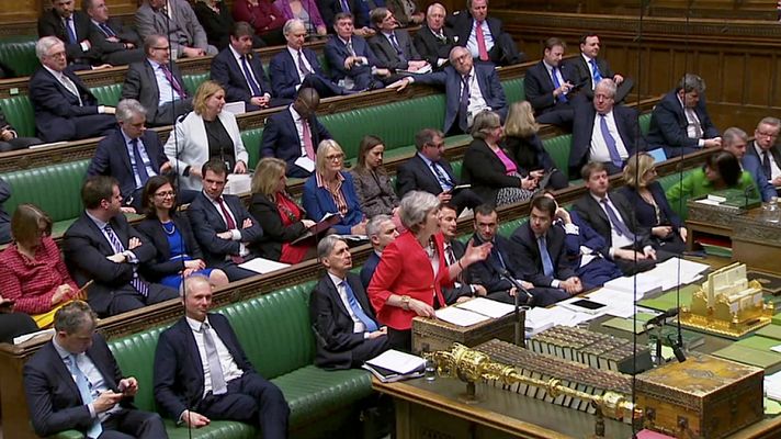 Telediario 1 - El Parlamento británico vota un nuevo acuerdo sobre el "Brexit" tras acordar con la UE la salvaguarda noirlandesa