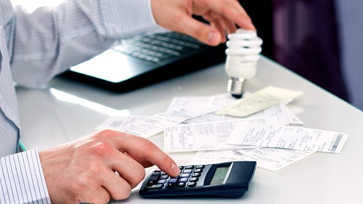 Telediario 1 - La luz subirá en abril con la reactivación del impuesto a la generación eléctrica