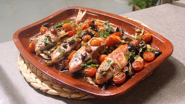 RTVE Cocina - Salmonetes al horno con setas de cardo