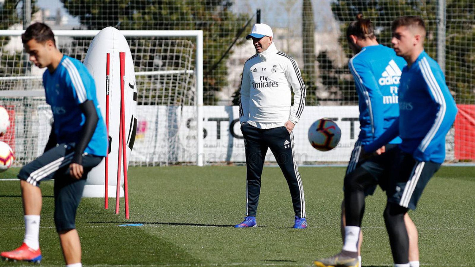 Zidane ha dirigido su primer entrenamiento en su vuelta a Valdebebas - Informativo 24h | Ver