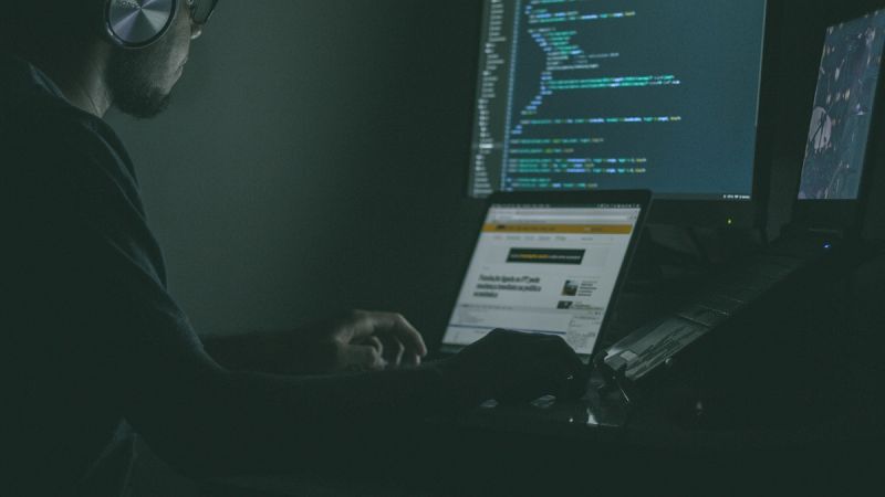 Detenidas 20 personas e investigadas otras 80 por estafar a través de portales de segunda mano