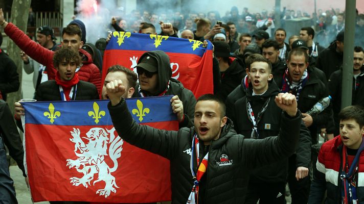 Telediario 1 - La afición del Lyon anima las calles de Barcelona