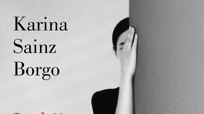 Telediario 1 - 'La Hija de la Española', una novela de Karina Sainz Borgo que trasciende lo literario