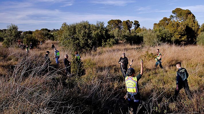 Informativo 24h - La Guardia Civil busca a dos niños desaparecidos en Godella (Valencia) e interroga a sus padres