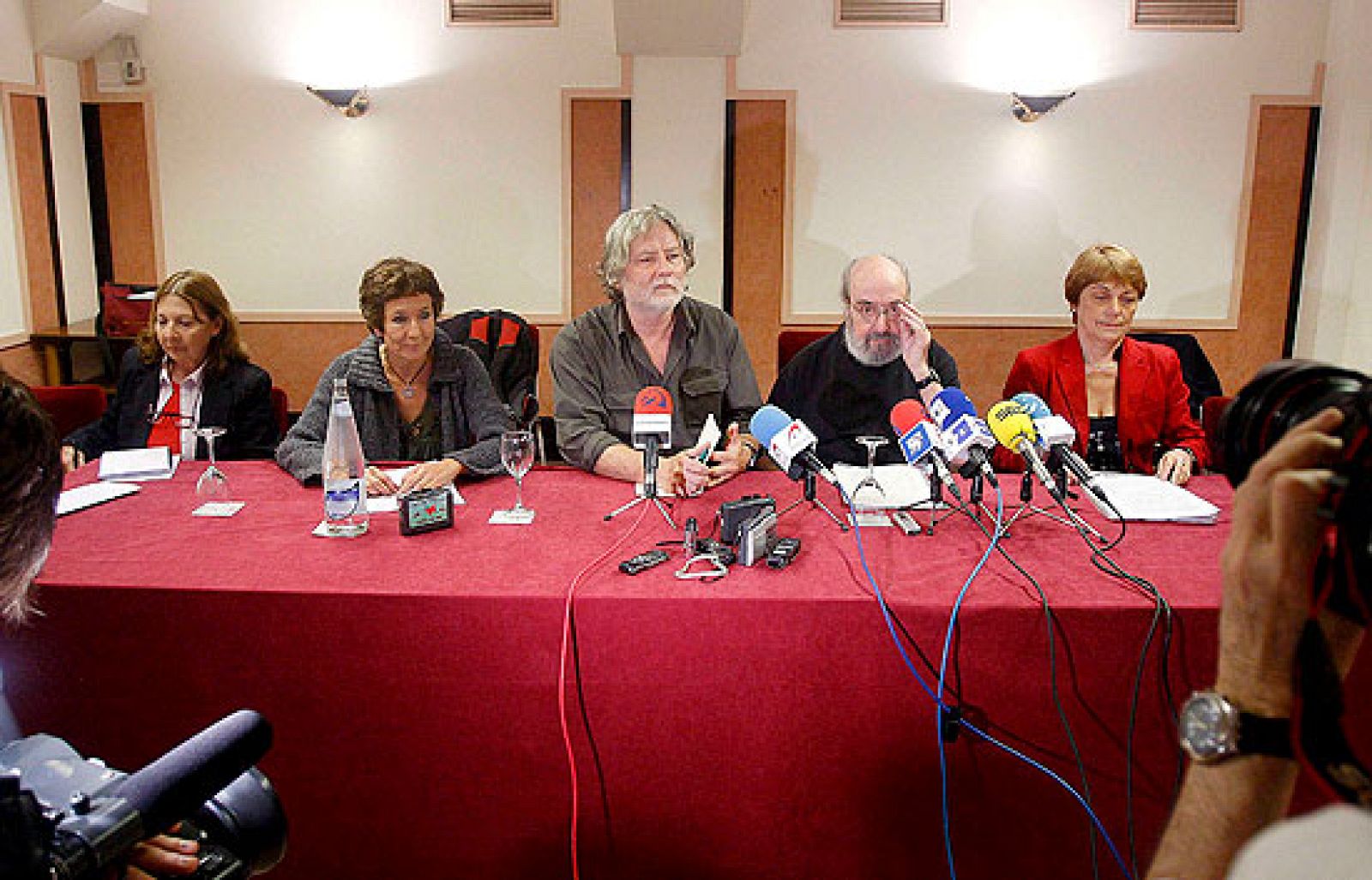 Telediario fin de semana en cuatro minutos - 16/05/09 | Ver