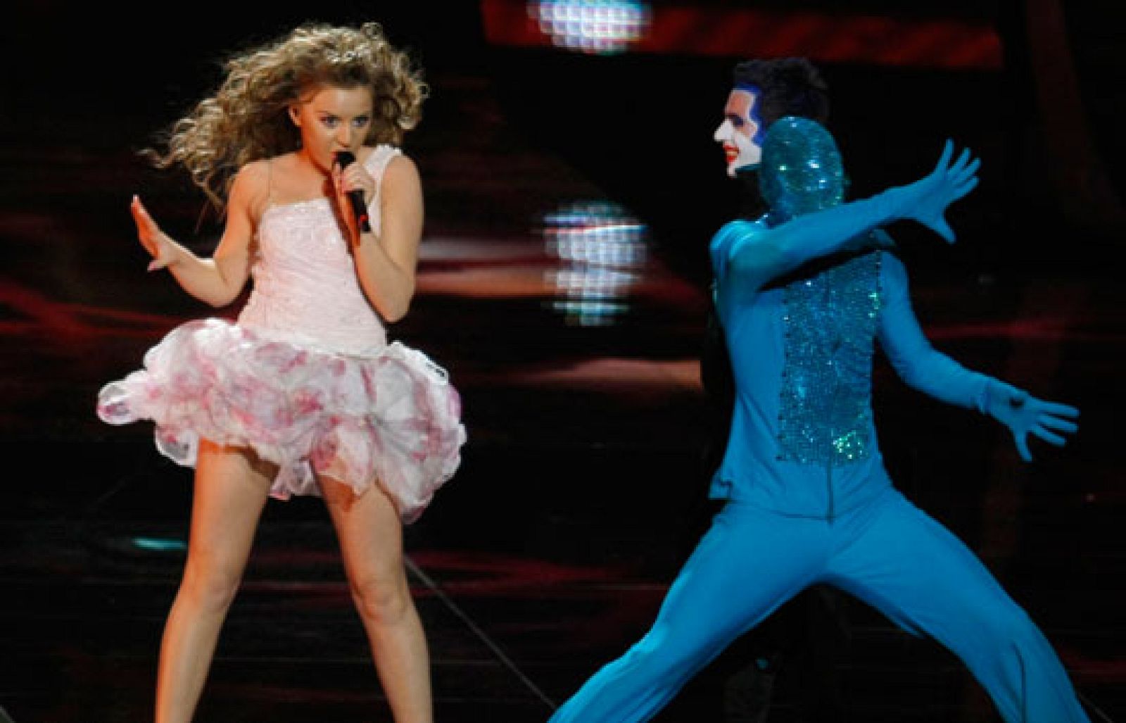 Eurovisión 2009 - Albania: "Më mërr në ëndërr"