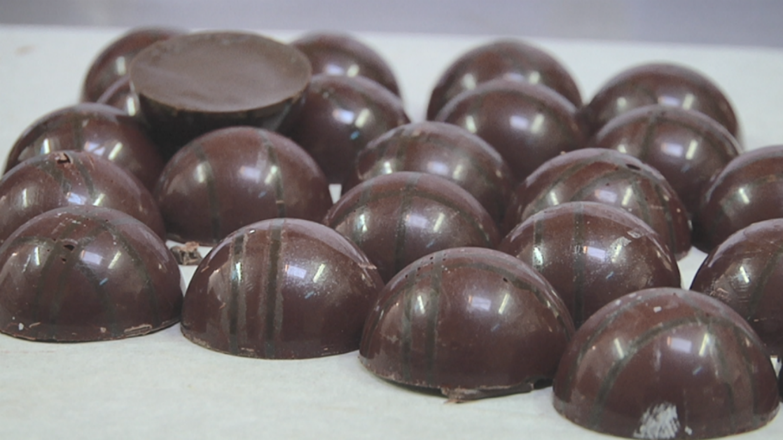 Bombones de melón con jamón