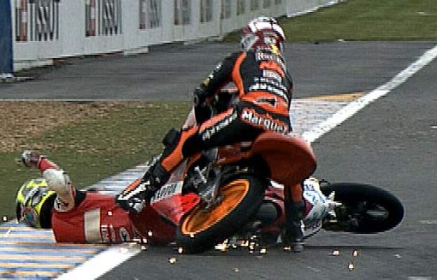  - Marc Márquez se cae