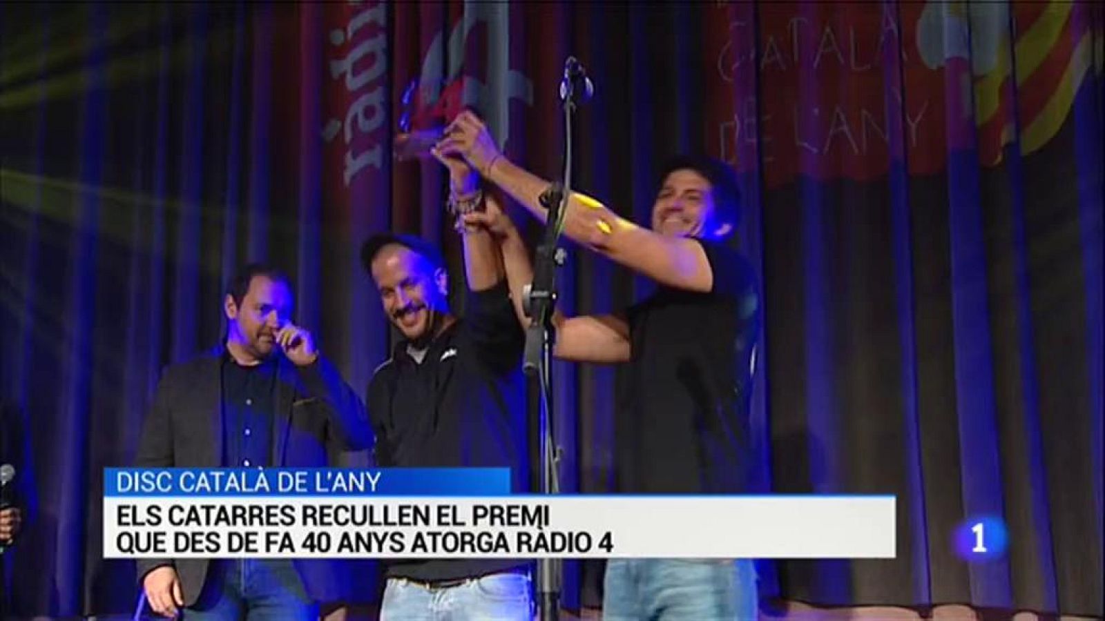 Vídeo de L'Informatiu sobre els Catarres que han rebut el Disc català de l'any de Ràdio 4