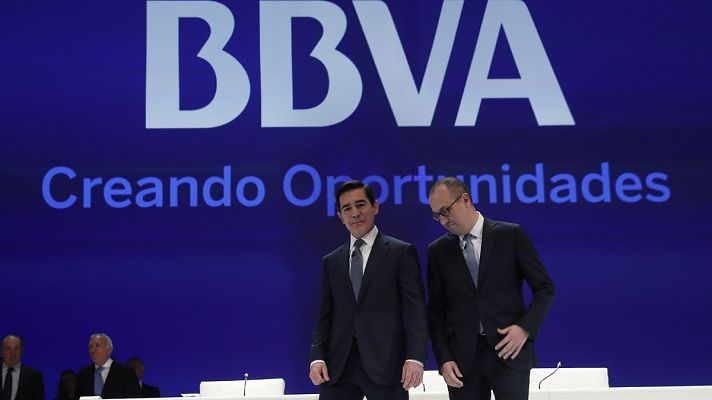 Telediario 1 - Los accionistas del BBVA piden que se investigue la supuesta implicación del banco en el caso Villarejo