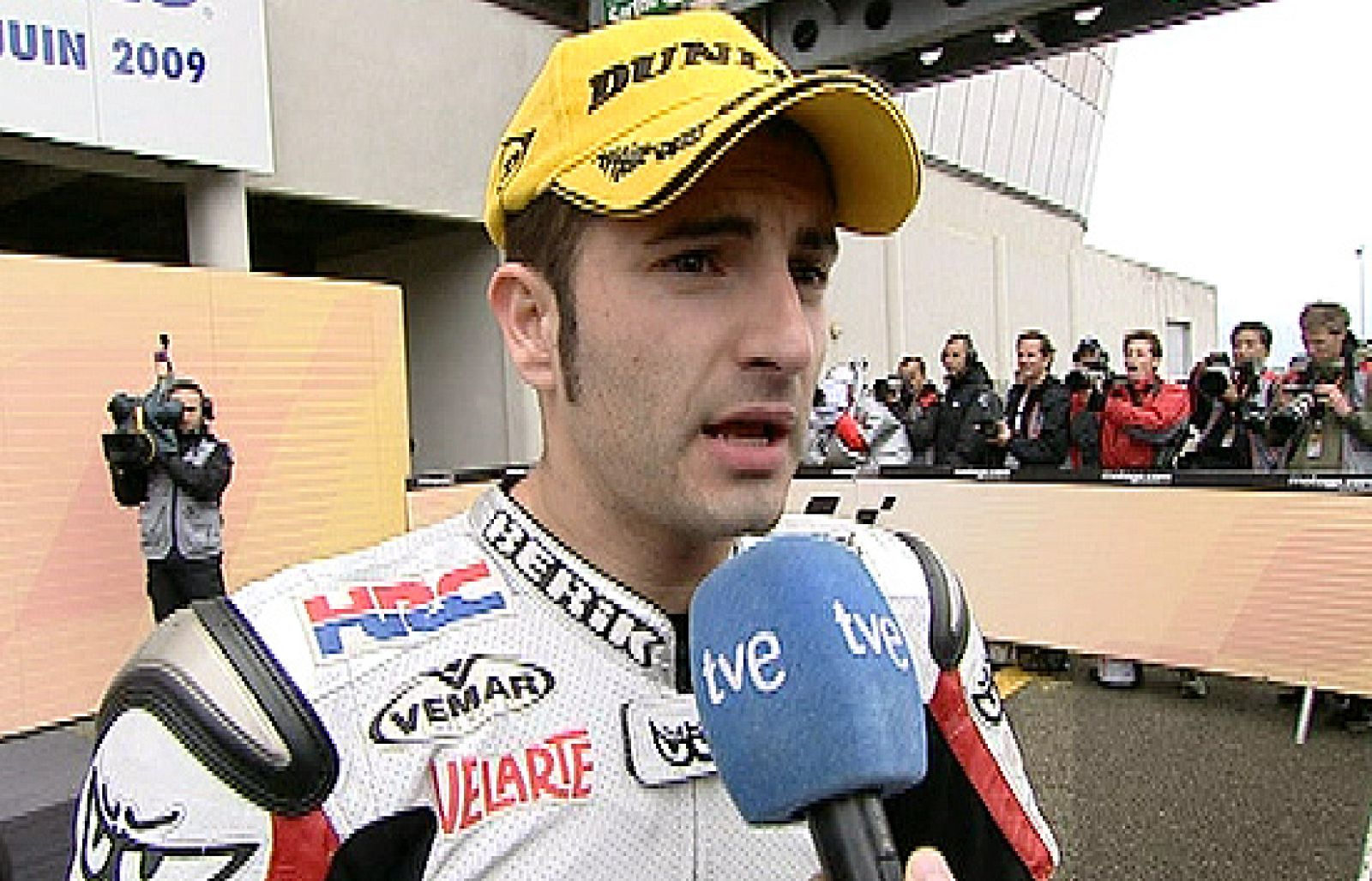 Héctor Faubel se ha mostrado muy satisfecho después de su segundo puesto conseguido en Le Mans. Sobre la carrera, la ha calificado de "complicada" y que "parecía una pista de hielo".