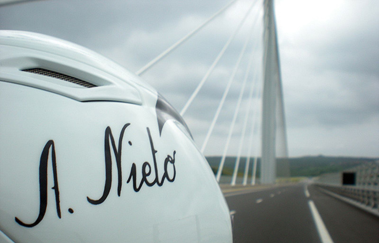 Algunos miembros del equipo de TVE de MotoGP han recorrido en moto los más de 1000 kilómetros que separan Barcelona de Le Mans.