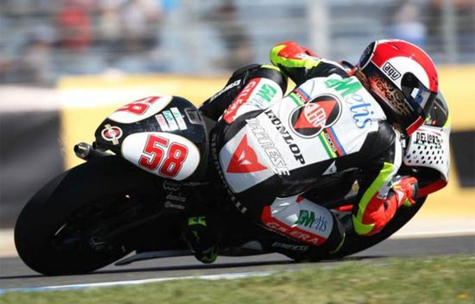 Simoncelli se ha impuesto en Le Mans en la categoría de 250 cc. Héctor Faubel ha sido segundo. Bautista ha sido cuarto, pero recupera el liderato.