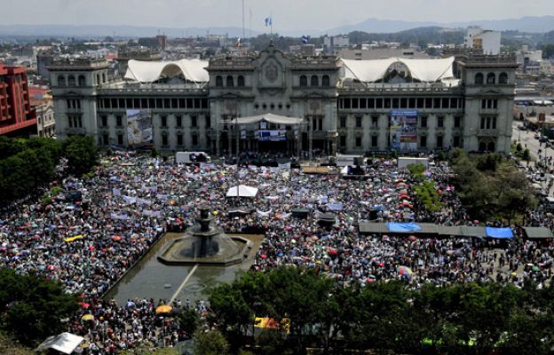 Telediario 1 - Telediario en 4' - 17/05/09