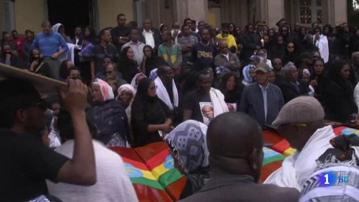 Telediario 1 - Entierro simbólico y masivo en Nairobi de 17 de las 157 víctimas del avión de Ethiopian Airlines